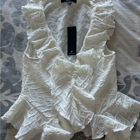 LULUS IVORY TOP SIZE SMALL - Picture 3 of 4